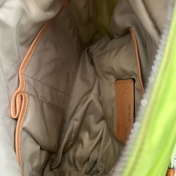 Tumi Crossbody Bag Purse Green Nylon Wide Adjustable Strap Pockets Leather Trim - Picture 6 of 12